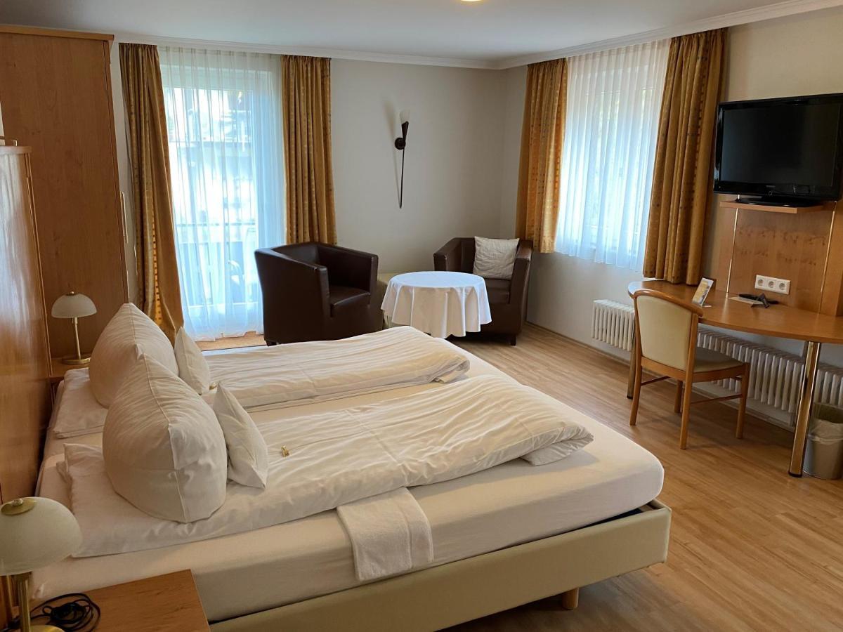 Wellnesshotel Rothfuss Mit Spa Und 2 Schwimmbaedern Bad Wildbad Extérieur photo